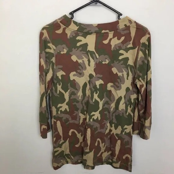 Norma Kamali 100% Organic Cotton 2X Green Camouflage V Neck Tee - Picture 2 of 5